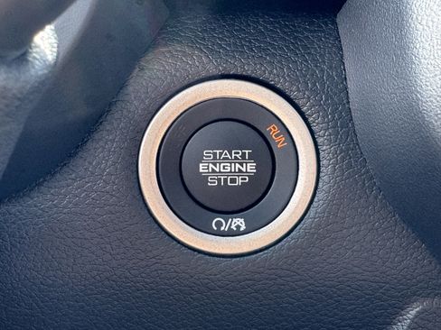 Used 2025 RAM 2500 Laramie image 22