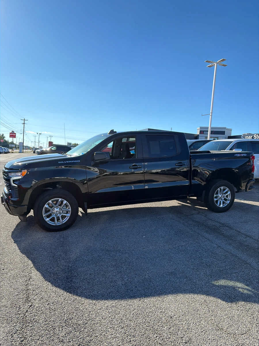 Used 2022 Chevrolet Silverado 1500 RST AWD/4WD image 13