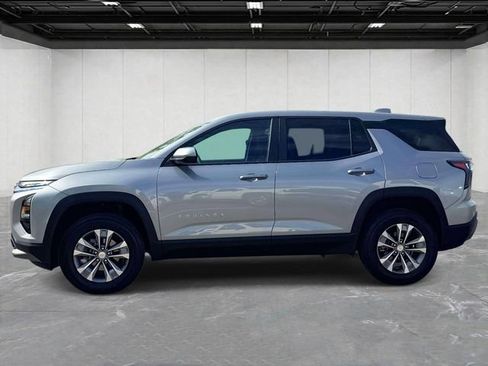 Used 2026 Chevrolet Equinox LT FWD image 8