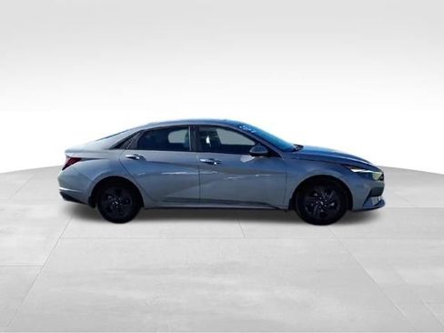Used 2023 Hyundai Elantra SEL image 13