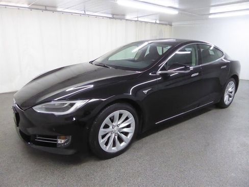 Used 2018 Tesla Model S 75D AWD/4WD image 3