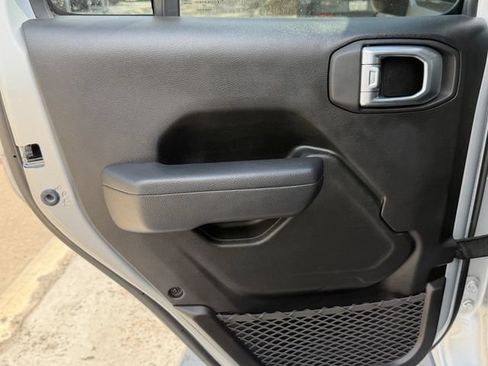 Used 2024 Jeep Wrangler Unlimited Rubicon w/ Safety Group AWD/4WD image 8
