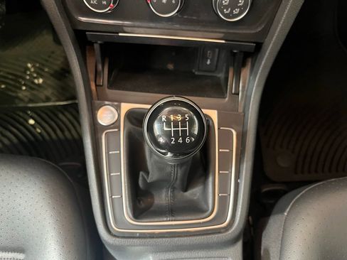 Certified 2021 Volkswagen Golf 4-Door image 16