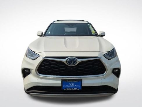 Used 2020 Toyota Highlander Platinum AWD/4WD image 2