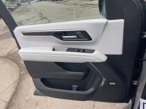 Certified 2025 Chevrolet Tahoe Premier image 37