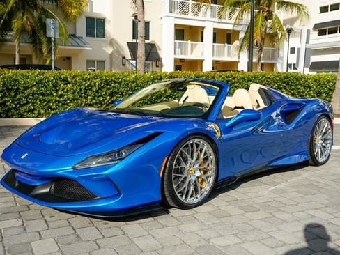 Used 2021 Ferrari F8 Tributo RWD image 9