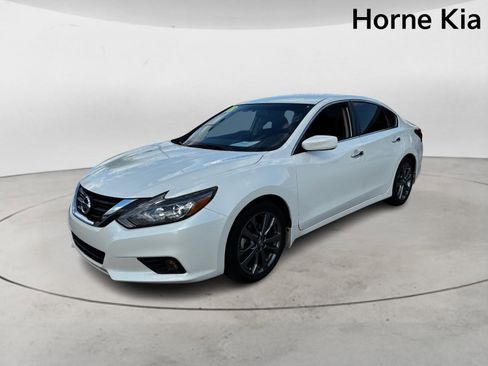 Used 2018 Nissan Altima 2.5 SR w/ SR Special Edition image 7
