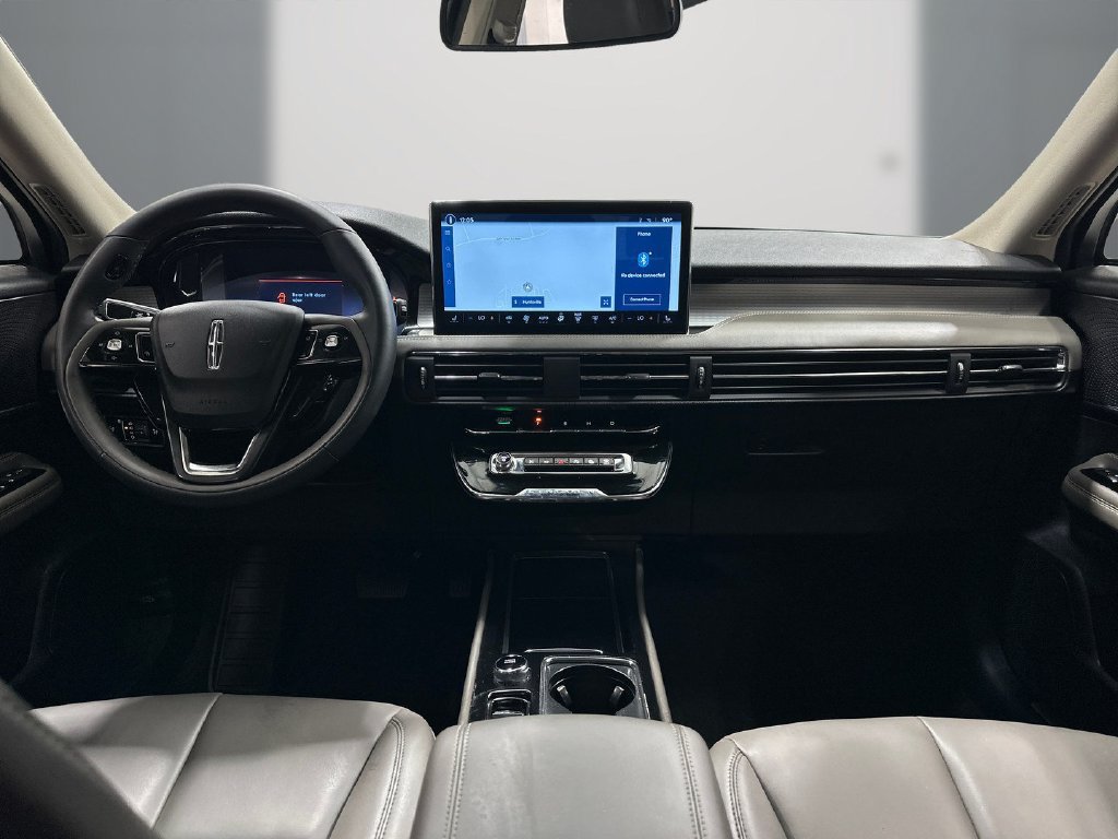Used 2025 Lincoln Corsair FWD image 18