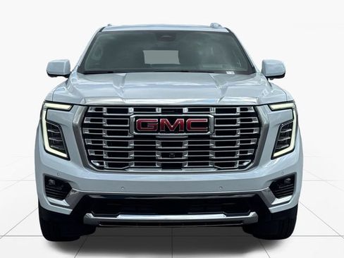 New 2026 GMC Yukon Denali w/ Denali Reserve Package AWD/4WD image 9