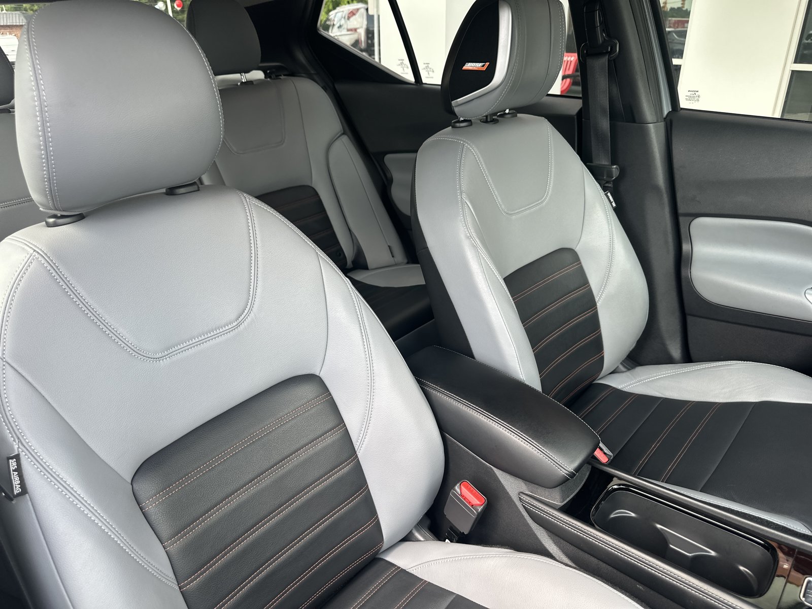 Used 2024 Nissan Kicks SR w/ SR Premium Package FWD image 29