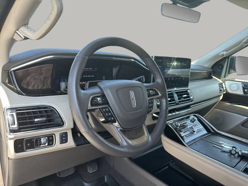 Used 2023 Lincoln Navigator Reserve AWD/4WD image 28