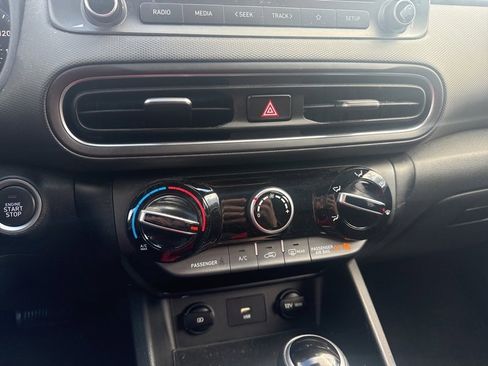 Used 2022 Hyundai Kona SEL image 15