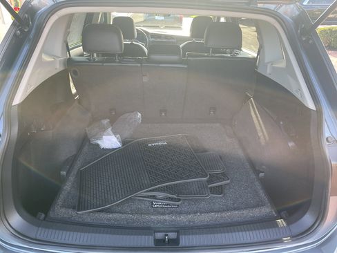 Used 2022 Volkswagen Tiguan SE image 15