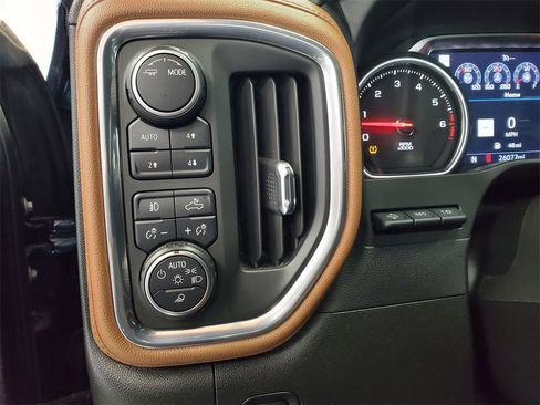 Used 2022 Chevrolet Silverado 2500 High Country image 12