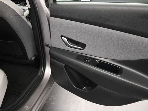 Used 2023 Hyundai Elantra Limited image 19