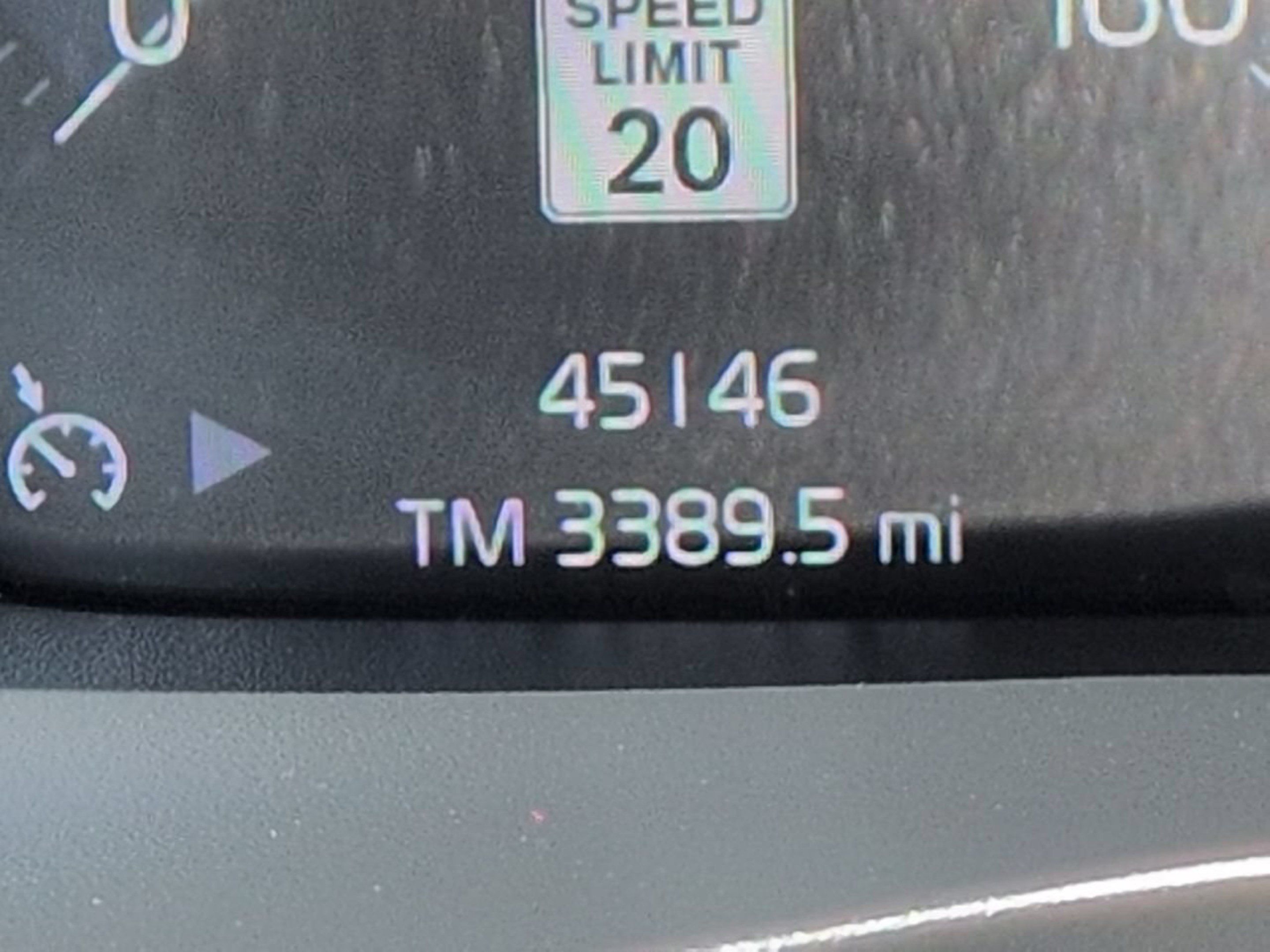 Used 2021 Volvo XC40 T5 Momentum AWD/4WD image 32