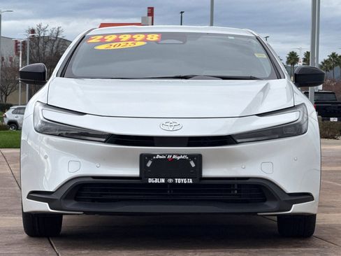Used 2025 Toyota Prius LE image 10