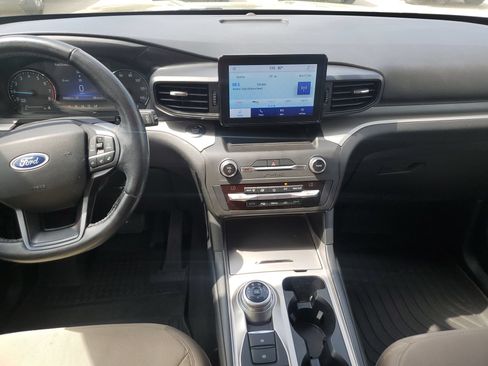 Used 2020 Ford Explorer XLT AWD/4WD image 10
