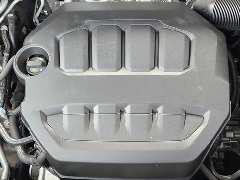 Used 2025 Volkswagen Atlas Peak Edition SE image 24