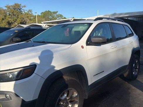 Used 2019 Jeep Cherokee Trailhawk image 1