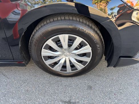 Used 2025 Toyota Camry SE FWD image 28