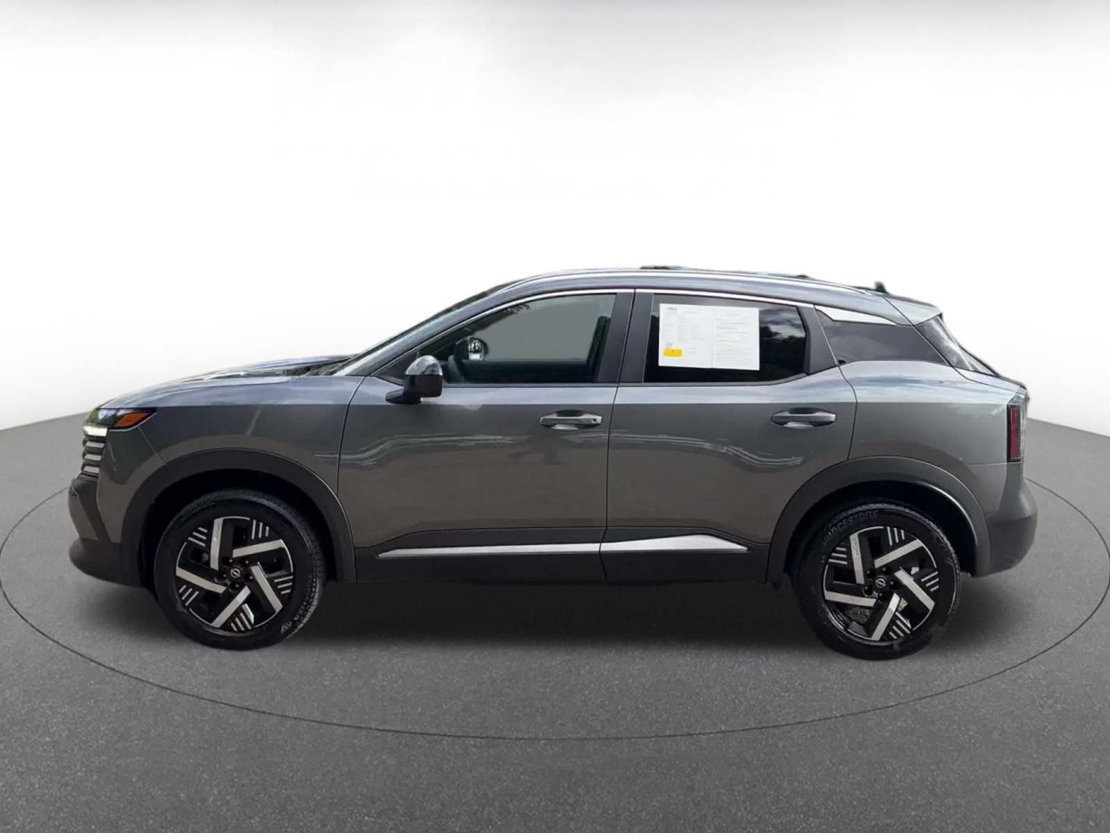 Used 2026 Nissan Kicks SV w/ Cold Weather Package FWD image 8