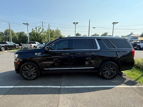 Used 2024 GMC Yukon XL Denali w/ Advanced Technology Package AWD/4WD image 2