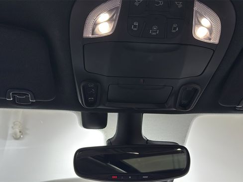 Used 2020 Chrysler Pacifica Touring-L image 11