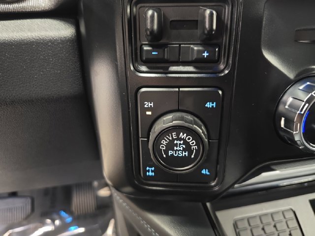 New 2026 Ford F250 Platinum w/ Tremor Off-Road Package AWD/4WD image 38
