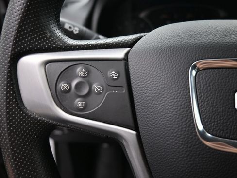 Used 2024 GMC Terrain SLE FWD image 25