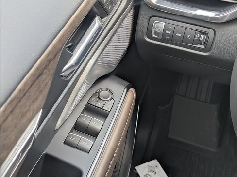 New 2026 GMC Acadia Denali Ultimate w/ LPO, Floor Liner Package AWD/4WD image 22