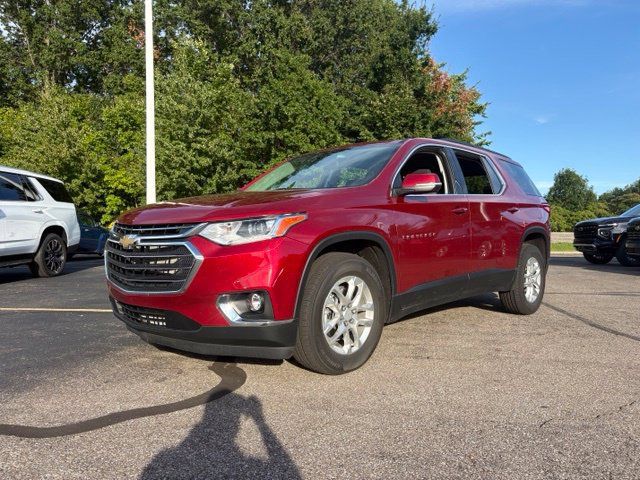 Used 2021 Chevrolet Traverse LT FWD image 1