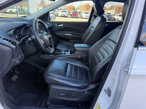 Used 2018 Ford Escape Titanium w/ Ford Safe & Smart Package image 17