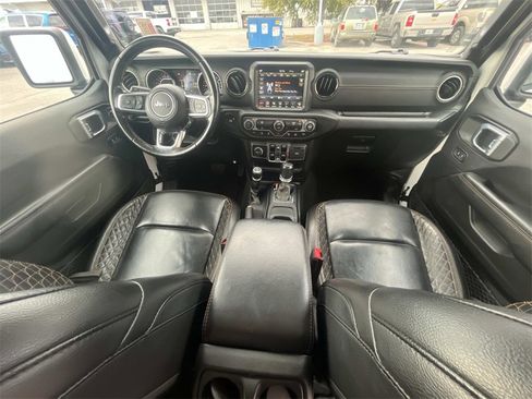 Used 2021 Jeep Gladiator Overland image 19