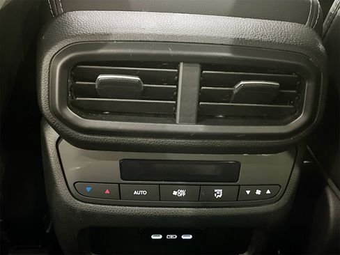 Used 2025 Honda Pilot EX-L image 25