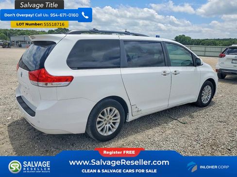 Used 2012 Toyota Sienna XLE w/ XLE Navigation Pkg FWD image 4