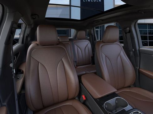 New 2022 Lincoln Nautilus Reserve w/ Luxury Package image 10