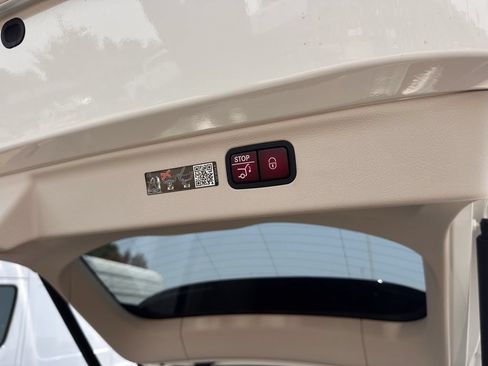Used 2023 Mercedes-Benz EQS 450+ SUV image 29