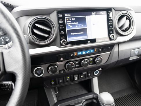 Used 2021 Toyota Tacoma TRD Off-Road image 3