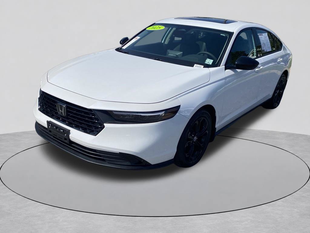 Used 2025 Honda Accord SE image 2