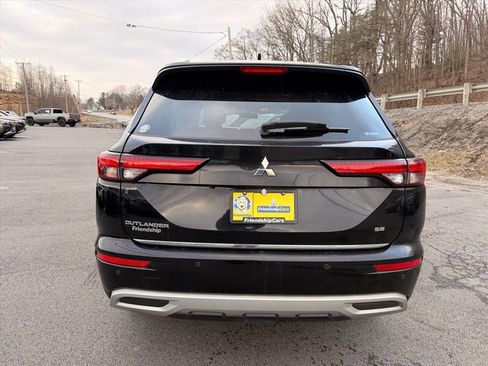 Used 2023 Mitsubishi Outlander SE image 12