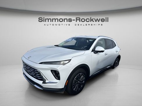 Used 2024 Buick Envision Preferred image 4