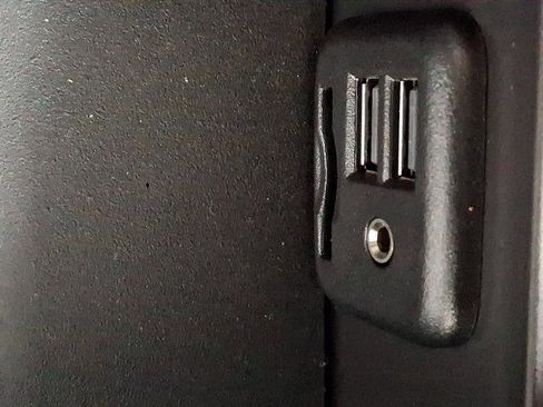 Used 2020 Chevrolet Camaro LT w/ RS Package image 24