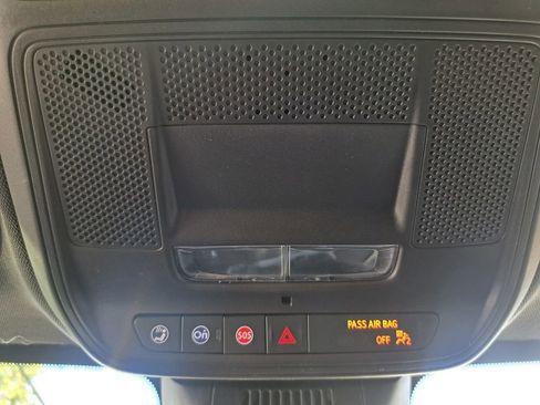 Used 2025 Chevrolet Equinox LT FWD image 16