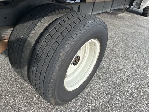 Used 2021 Ford E-350 and Econoline 350 Super Duty w/ Power Windows & Locks Group image 16