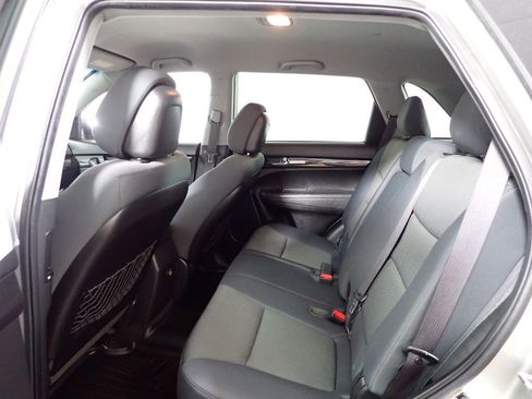 Used 2012 Kia Sorento LX w/ Convenience Pkg FWD image 30