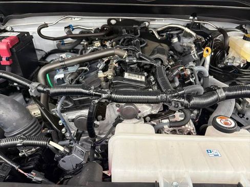 Certified 2026 Toyota Tacoma SR5 AWD/4WD image 39