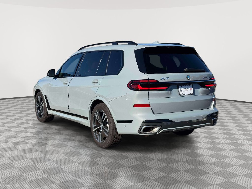 Used 2026 BMW X7 xDrive40i w/ M Sport Package AWD/4WD image 5