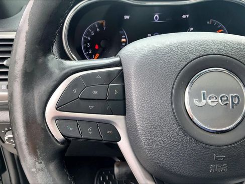 Used 2020 Jeep Grand Cherokee Altitude image 23