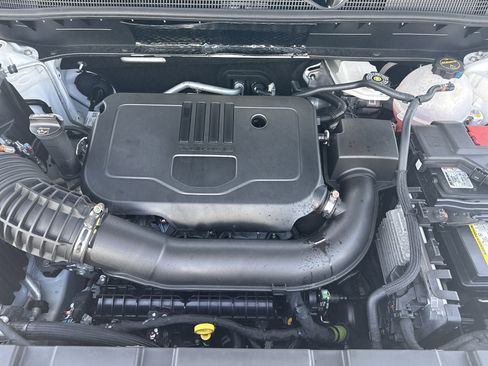Used 2025 Chevrolet Blazer LT FWD image 32